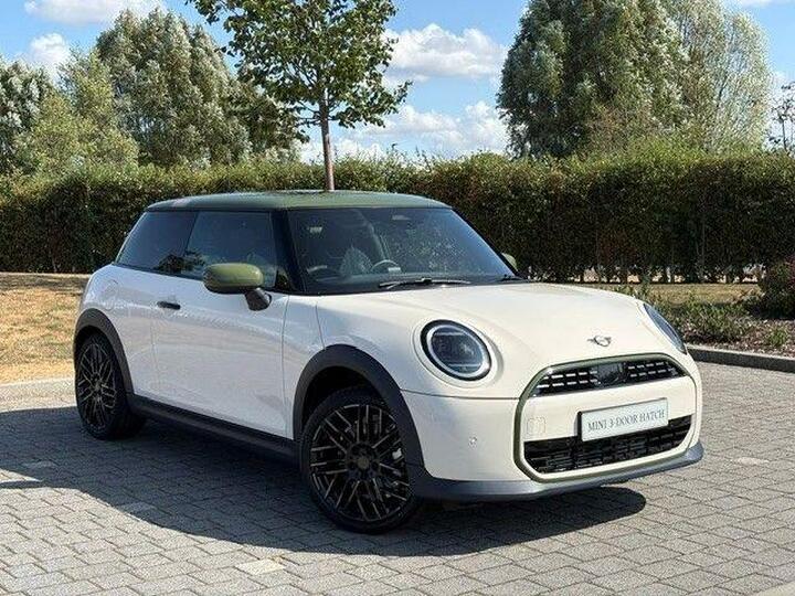 MINI Cooper 1.5C Paul Smith Edition Steptronic Euro 6 (s/s) 3dr