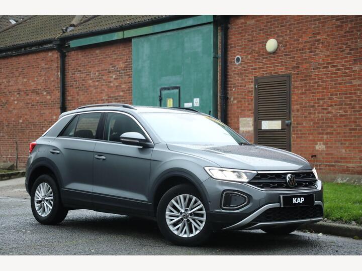 Volkswagen T-Roc 1.0 TSI Life Euro 6 (s/s) 5dr Volkswagen T-Roc 1.0 TSI Life Euro 6 (s/s) 5dr