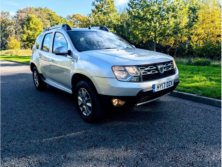 Dacia Duster 1.5 DCi Laureate Euro 6 (s/s) 5dr Dacia Duster 1.5 DCi Laureate Euro 6 (s/s) 5dr