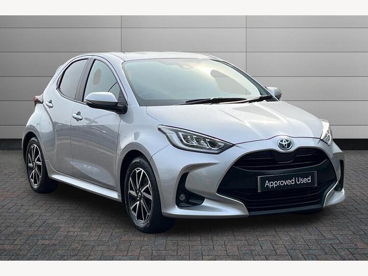 Toyota Yaris 1.5 VVT-h Design E-CVT Euro 6 (s/s) 5dr