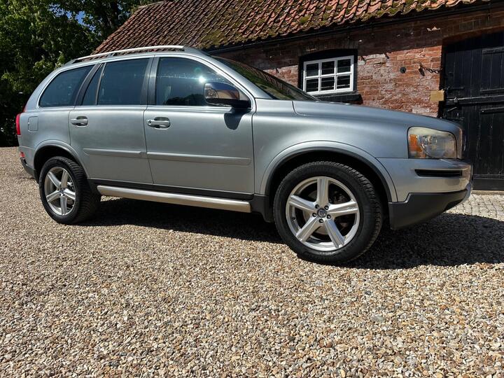 Volvo XC90 2.4 D5 R-Design SE Geartronic AWD 5dr
