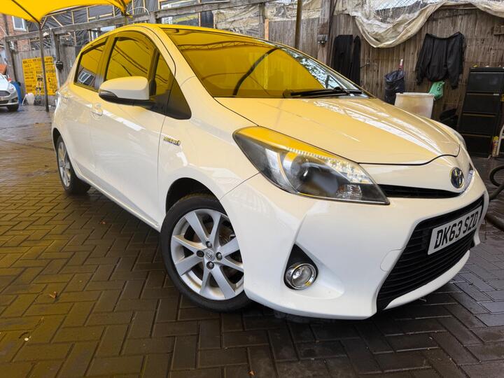 Toyota Yaris 1.5 VVT-h T Spirit CVT Euro 5 5dr