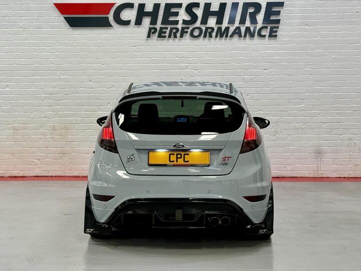 Ford FIESTA 1.6T EcoBoost ST-200 Euro 6 3dr