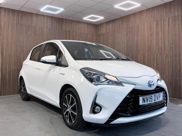 Toyota Yaris 1.5 VVT-h Icon Tech E-CVT Euro 6 (s/s) 5dr