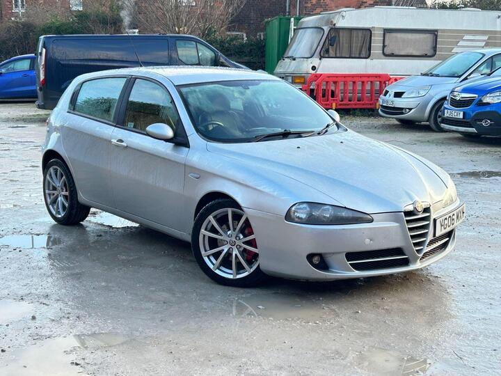 Alfa Romeo 147 1.9 JTDM 16V TI 5dr Alfa Romeo 147 1.9 JTDM 16V TI 5dr