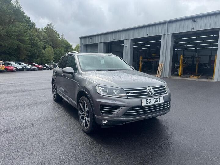 Volkswagen TOUAREG 3.0 TDI V6 BlueMotion Tech R-Line Tiptronic 4WD Euro 6 (s/s) 5dr
