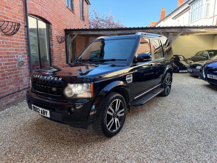Land Rover DISCOVERY DIESEL ESTATE 3.0 SD V6 HSE Luxury Auto 4WD Euro 5 5dr Land Rover DISCOVERY DIESEL ESTATE 3.0 SD V6 HSE Luxury Auto 4WD Euro 5 5dr