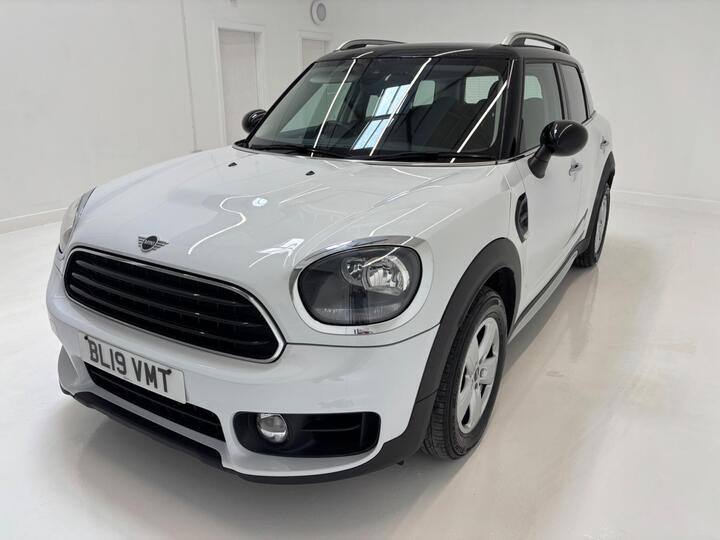 MINI Countryman 1.5 Cooper Classic Steptronic Euro 6 (s/s) 5dr MINI Countryman 1.5 Cooper Classic Steptronic Euro 6 (s/s) 5dr