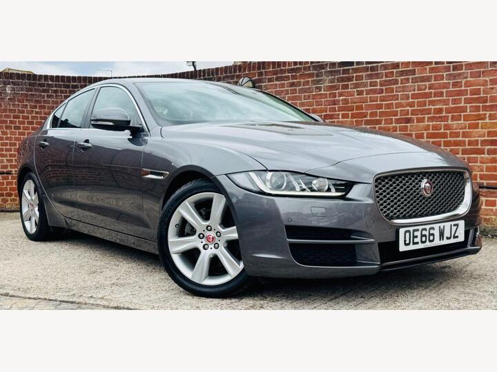 Jaguar XE 2.0d Portfolio Auto Euro 6 (s/s) 4dr