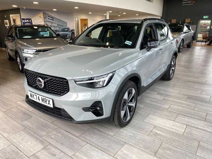 Volvo XC40 2.0 B3 MHEV Plus DCT Auto Euro 6 (s/s) 5dr