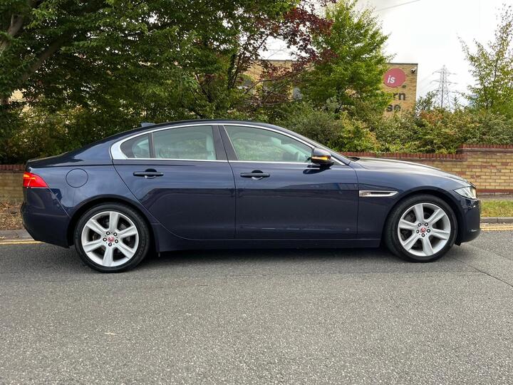 Jaguar XE 2.0d Portfolio Auto Euro 6 (s/s) 4dr