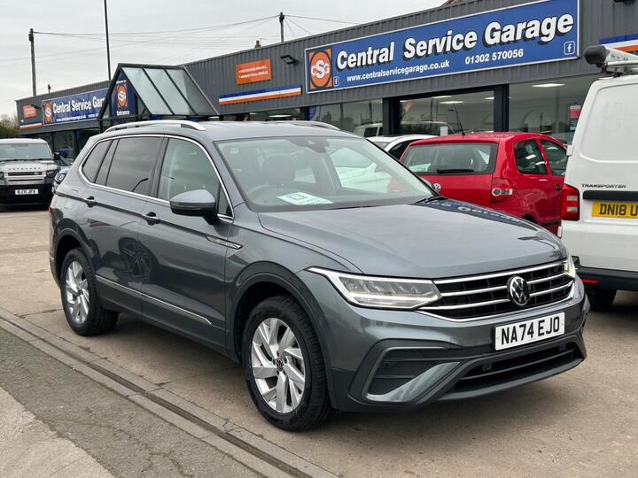 Volkswagen Tiguan Allspace 1.5 TSI Life DSG Euro 6 (s/s) 5dr Volkswagen Tiguan Allspace 1.5 TSI Life DSG Euro 6 (s/s) 5dr