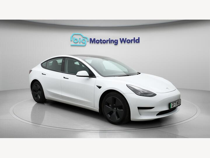 Tesla Model 3 Standard Range Plus Auto RWD 4dr