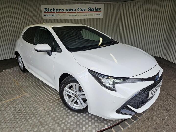 Toyota COROLLA 1.8 VVT-h Icon Tech CVT Euro 6 (s/s) 5dr