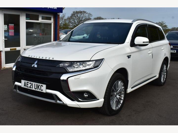 Mitsubishi OUTLANDER 2.4h TwinMotor 13.8kWh Dynamic CVT 4WD Euro 6 (s/s) 5dr
