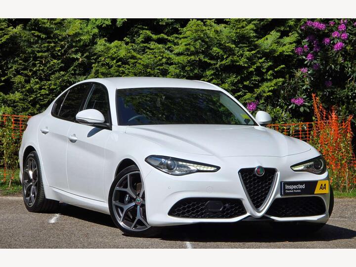 Alfa Romeo GIULIA 2.0T Veloce Auto Euro 6 (s/s) 4dr Alfa Romeo GIULIA 2.0T Veloce Auto Euro 6 (s/s) 4dr