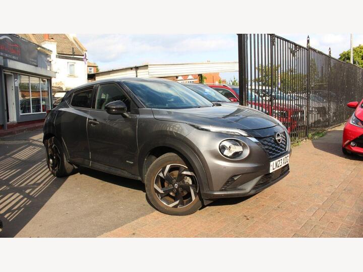 Nissan JUKE 1.6 N-Connecta Auto Euro 6 5dr
