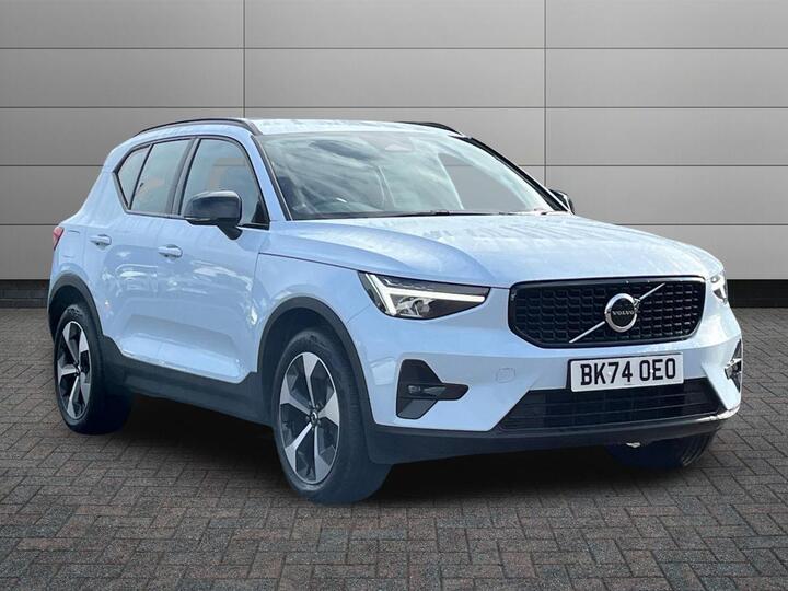 Volvo XC40 2.0 B3 MHEV Plus Dark DCT Auto Euro 6 (s/s) 5dr