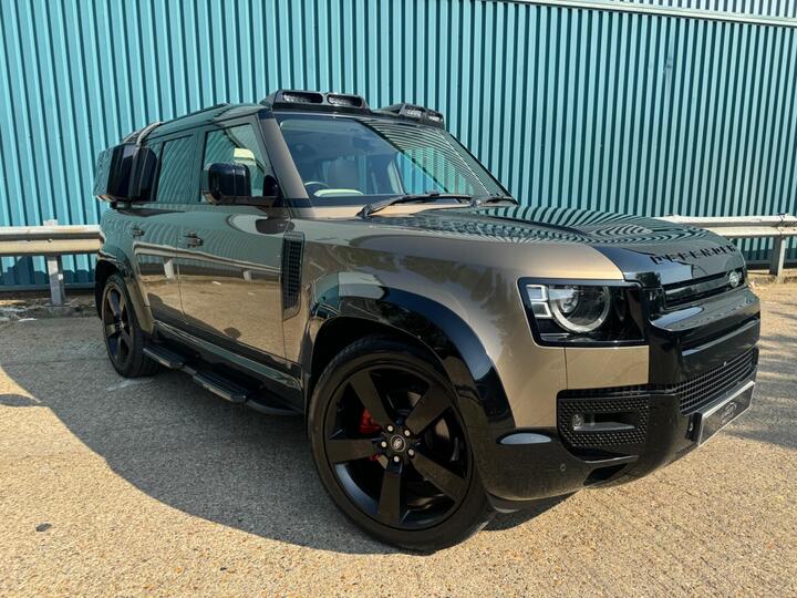 Land Rover Defender 110 3.0 D250 MHEV First Edition Auto 4WD Euro 6 (s/s) 5dr Land Rover Defender 110 3.0 D250 MHEV First Edition Auto 4WD Euro 6 (s/s) 5dr