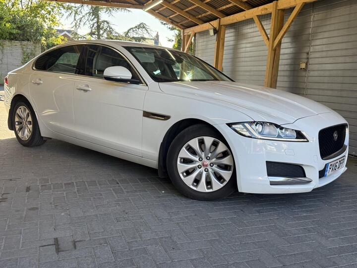 Jaguar XF 2.0d Portfolio Euro 6 (s/s) 4dr