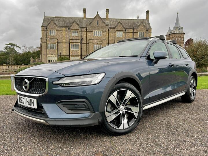 Volvo V60 Cross Country 2.0 B5 MHEV Auto AWD Euro 6 (s/s) 5dr