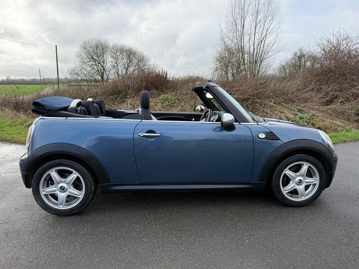MINI Convertible 1.6 Cooper Euro 4 2dr MINI Convertible 1.6 Cooper Euro 4 2dr