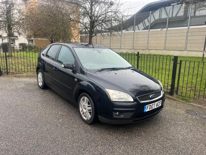 Ford Focus 1.6 Ghia 5dr