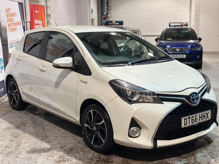 Toyota Yaris 1.5 VVT-h Design E-CVT Euro 6 5dr Toyota Yaris 1.5 VVT-h Design E-CVT Euro 6 5dr