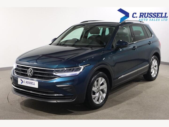 Volkswagen TIGUAN 2.0 TDI Life DSG Euro 6 (s/s) 5dr Volkswagen TIGUAN 2.0 TDI Life DSG Euro 6 (s/s) 5dr