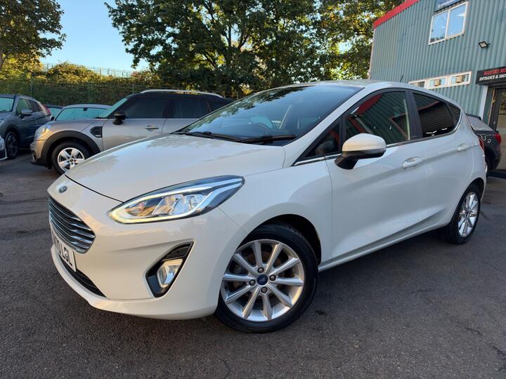 Ford Fiesta 1.0T EcoBoost Titanium Euro 6 (s/s) 5dr