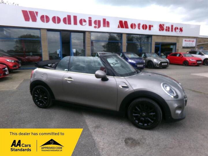MINI Convertible 1.5 Cooper Classic Euro 6 (s/s) 2dr
