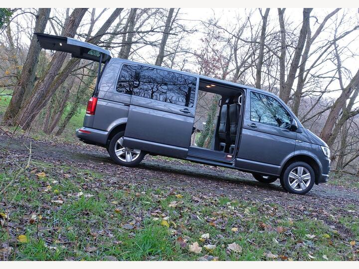 Volkswagen Caravelle 2.0 TSI BlueMotion Tech SE DSG Euro 6 (s/s) 5dr Volkswagen Caravelle 2.0 TSI BlueMotion Tech SE DSG Euro 6 (s/s) 5dr