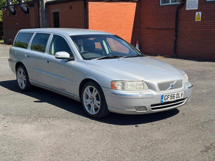 Volvo V70 2.4 D5 SE 5dr