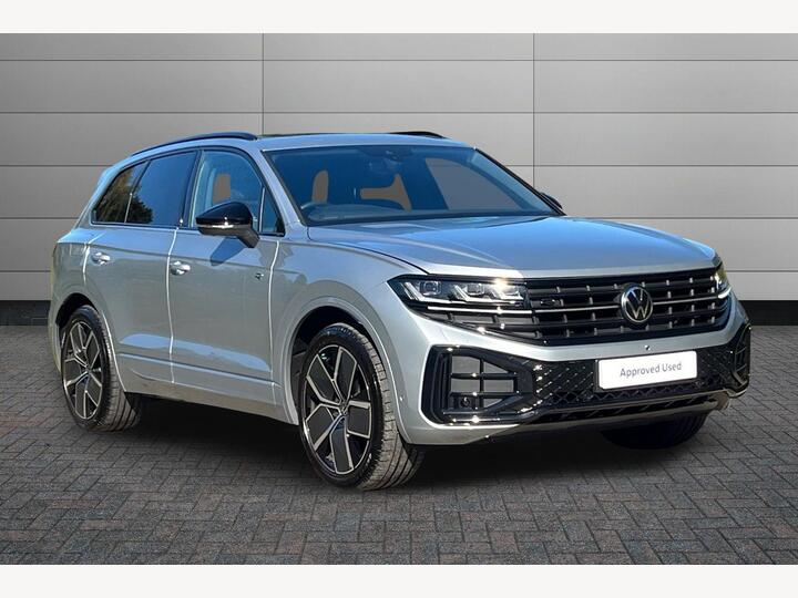 Volkswagen Touareg 3.0 TDI V6 Black Edition Tiptronic 4Motion Euro 6 (s/s) 5dr