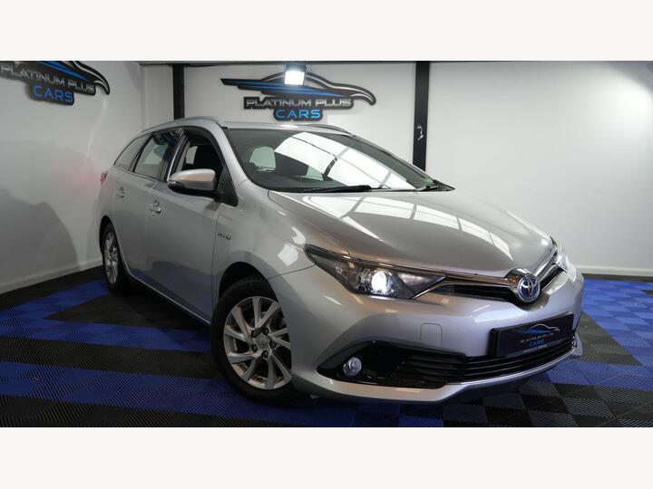 Toyota Auris 1.8 VVT-h Icon Tech Touring Sports CVT Euro 6 (s/s) 5dr