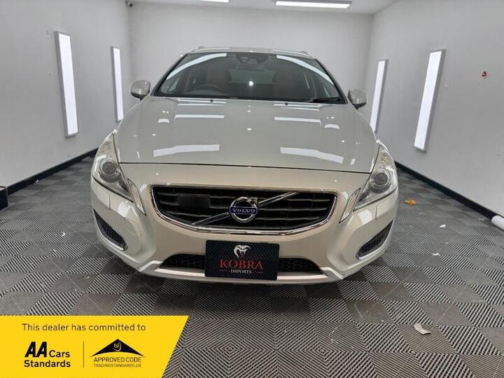 Volvo V60 3.0 T6 SE Lux Nav Estate 5dr Petrol Geartronic AWD Euro 5 (304 Ps)