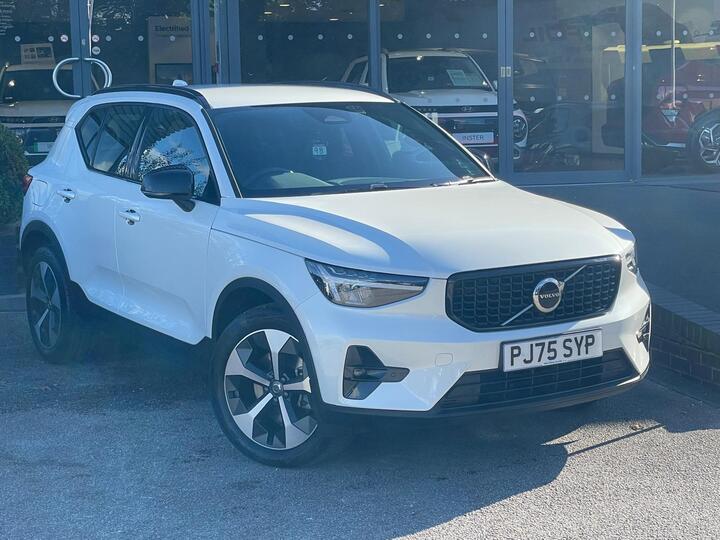 Volvo XC40 2.0 B3 MHEV Plus Dark DCT Auto Euro 6 (s/s) 5dr