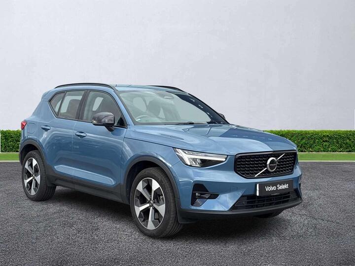 Volvo XC40 2.0 B4 MHEV Plus Dark DCT Auto Euro 6 (s/s) 5dr
