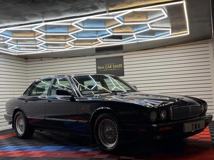 Jaguar XJ 3.2 Executive 4dr