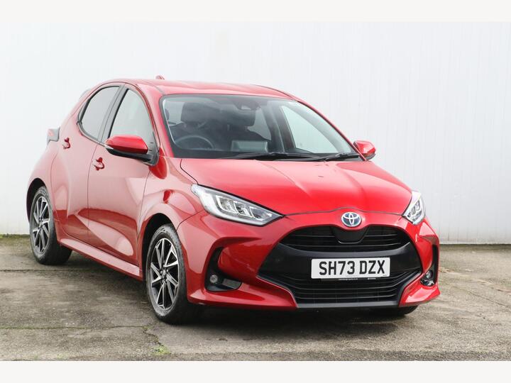 Toyota Yaris 1.5 VVT-h Design E-CVT Euro 6 (s/s) 5dr