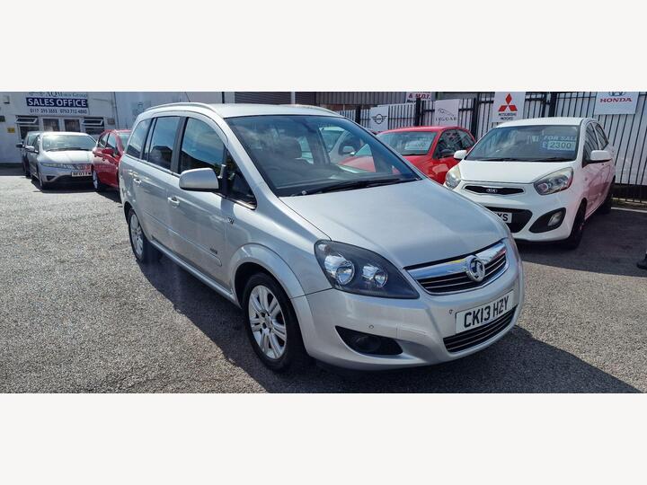 Vauxhall Zafira 1.6 16V Design Euro 5 5dr (SNav) Vauxhall Zafira 1.6 16V Design Euro 5 5dr (SNav)