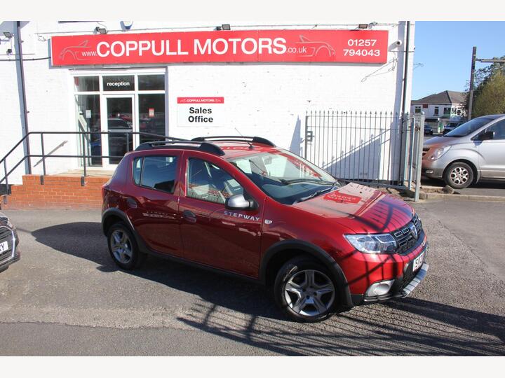 Dacia Sandero Stepway 1.0 TCe Essential Euro 6 (s/s) 5dr Dacia Sandero Stepway 1.0 TCe Essential Euro 6 (s/s) 5dr