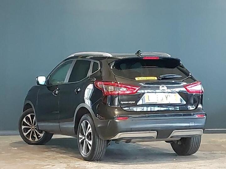 Nissan Qashqai 1.3 DIG-T N-Connecta Euro 6 (s/s) 5dr