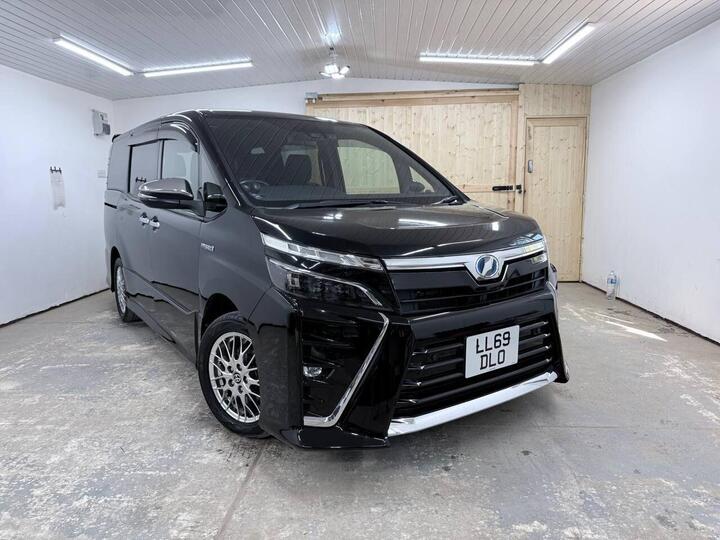 Toyota Voxy Hybrid 1.8 7 Seater