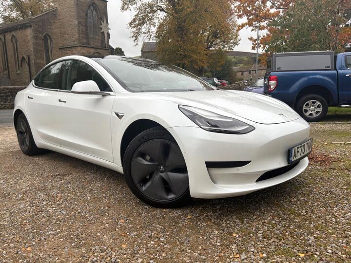 Tesla Model 3 Standard Range Plus Auto RWD 4dr