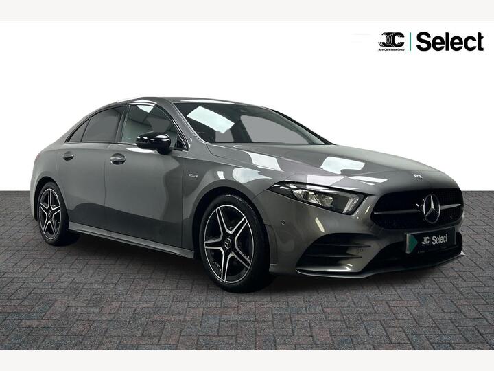 Mercedes-Benz A Class 1.3 A180 AMG Line Edition (Executive) 7G-DCT Euro 6 (s/s) 4dr Mercedes-Benz A Class 1.3 A180 AMG Line Edition (Executive) 7G-DCT Euro 6 (s/s) 4dr