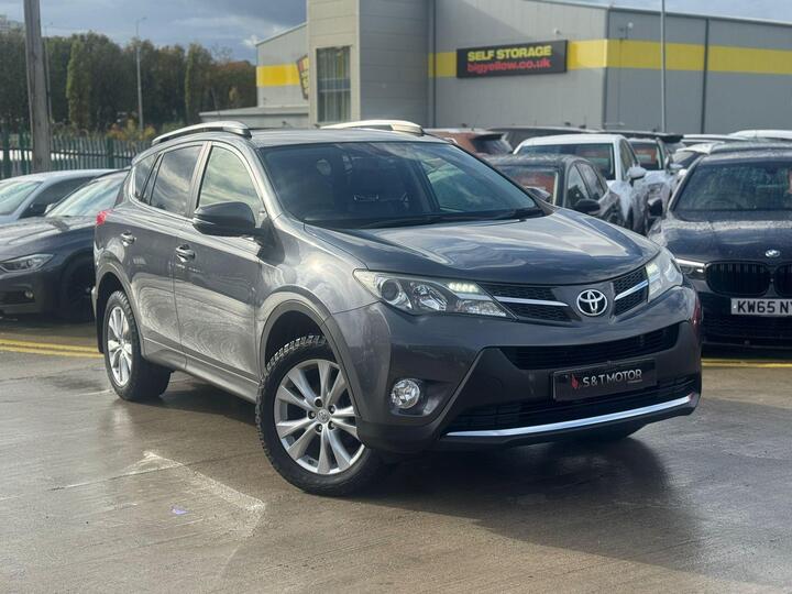 Toyota RAV4 2.2 D-4D Invincible 4WD Euro 5 5dr Toyota RAV4 2.2 D-4D Invincible 4WD Euro 5 5dr