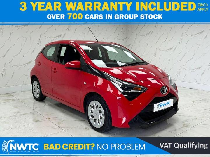Toyota AYGO 1.0 VVT-i X-play Euro 6 5dr Toyota AYGO 1.0 VVT-i X-play Euro 6 5dr