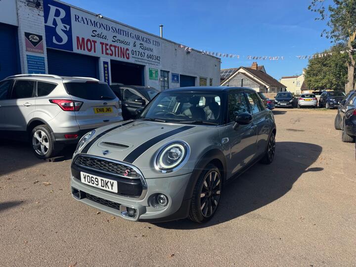 MINI Hatch 2.0 Cooper S Exclusive Steptronic Euro 6 (s/s) 5dr