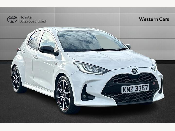 Toyota Yaris 1.5 VVT-h GR SPORT E-CVT Euro 6 (s/s) 5dr Toyota Yaris 1.5 VVT-h GR SPORT E-CVT Euro 6 (s/s) 5dr